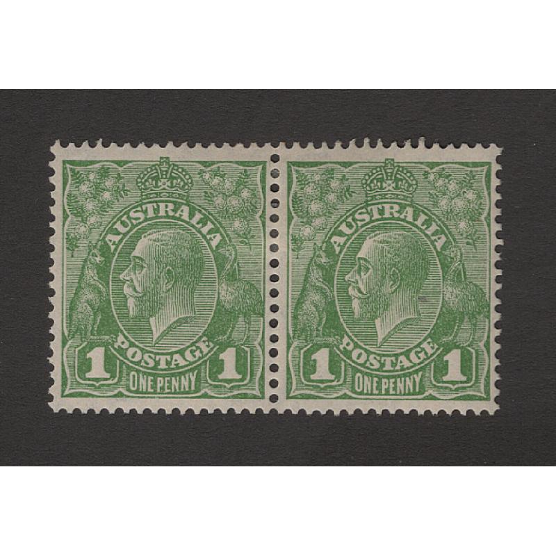 (BB15150) AUSTRALIA · 1926: mint Die II pair 1d green KGV defins (SM wmk · perf.13½x12½) BW 81(1)i,i · clean hinge remnant · nice appearance · c.v. AU$120 (2 images)