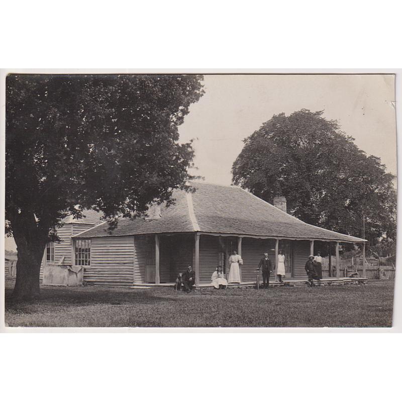(BB1876) TASMANIA · c.1910: unused real photo card w/view of THE OLD MANSE at BOTHWELL · photographer not identified · unevenly trimmed on RH side o/wise in excellent condition