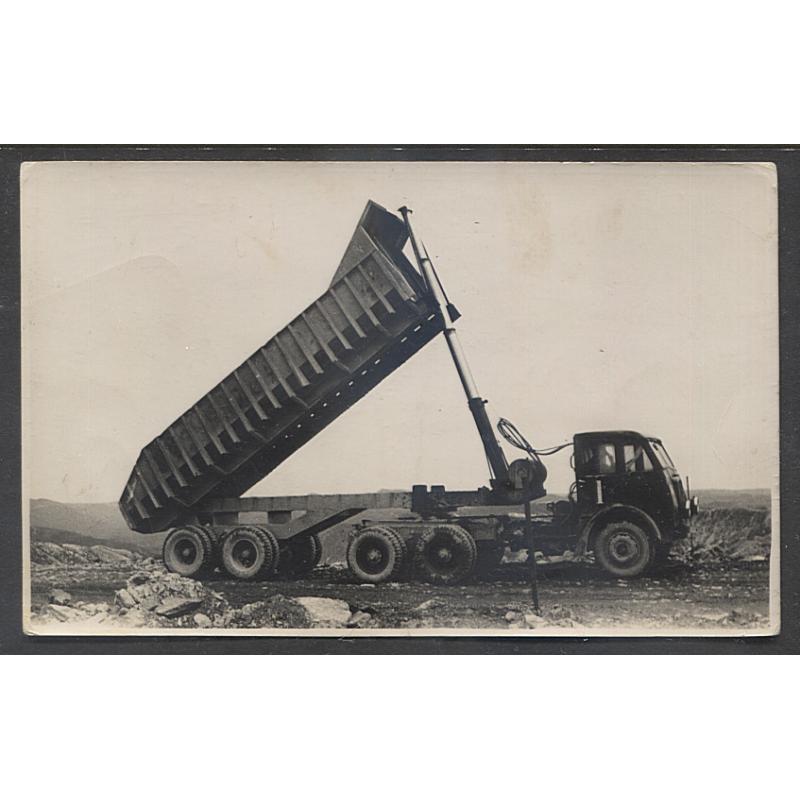 (CD10010) TASMANIA · 1930s: unused real photo card with a view of one of the huge tip trucks in use at the time in the open cut section of the mine at MOUNT LYELL · excellent condition · card printed by Nankivells at Queenstown