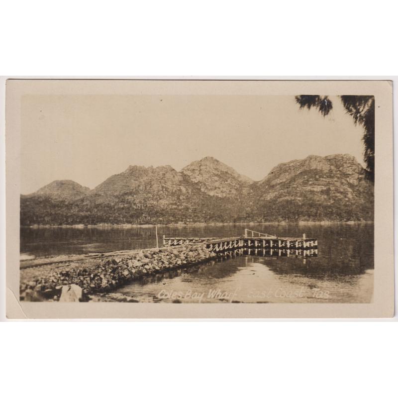 (FG1506) TASMANIA · 1920s: unused real photo card with a view of the COLES BAY WHARF EAST COAST · light corner crease at LL o/wise in excellent condition · surprisingly, a very scarce view