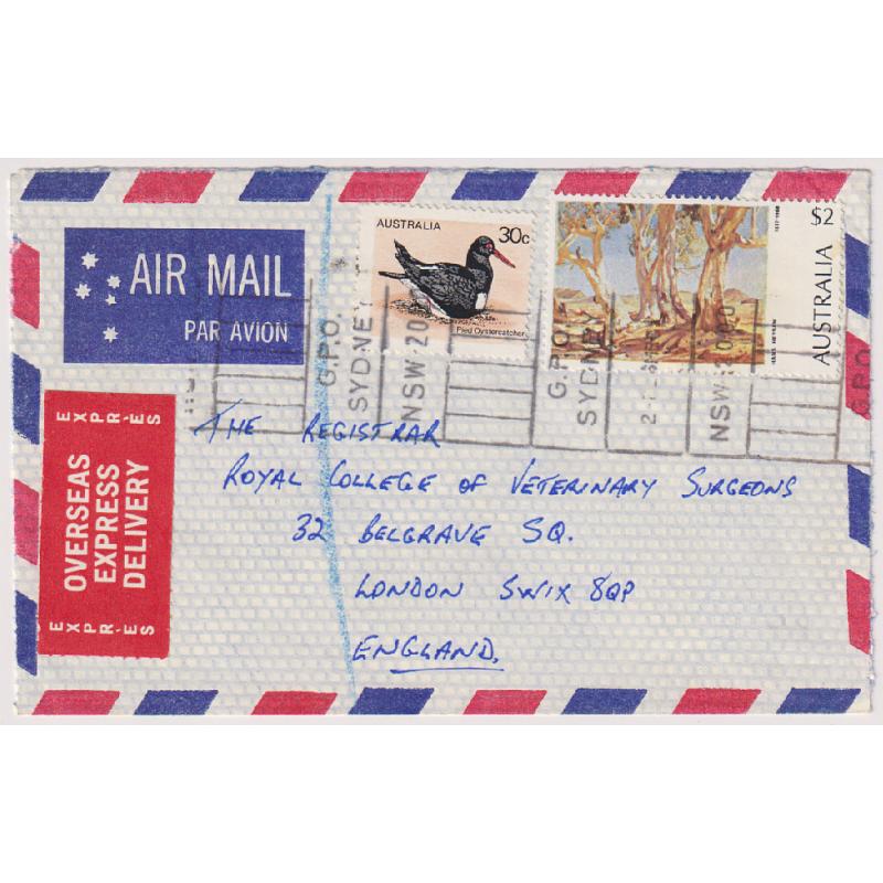(GG1160) AUSTRALIA · 1981: OVERSEAS EXPRESS DELIVERY commercial cover to London with 30c Bird + $2 Painting franking tied by a Sydney GPO roller cancel normally used on parcels · fine condition
