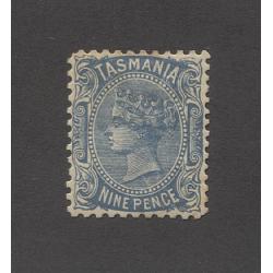 (PY10042) TASMANIA · 1909: mint 9d blue QV S/face (Crown/A wmk) with COMPOUND PERFS 11 & 12½ (R side) SG 256b · not pristine but quite a collectable example of the scarce stamp · c.v. £110 (2 images)