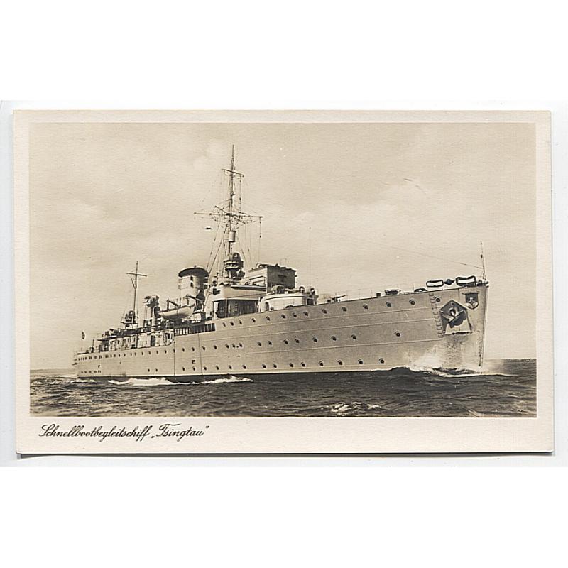 (QQ1216) GERMANY · 1930s: unused real photo card with a view of the Schnellbootbegleitschiff "Tsingtau" at sea · fine condition