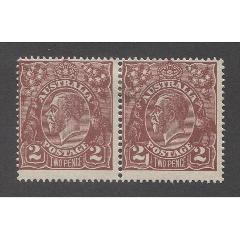 (UU1546) AUSTRALIA · 1924: mint pair of 2d red-brown KGV (S Wmk), the right unit with major variety FLAW IN LEFT VALUE TABLET 16L4 ACSC 97(16)f · see full description · c.v. AU$250 (2 images)