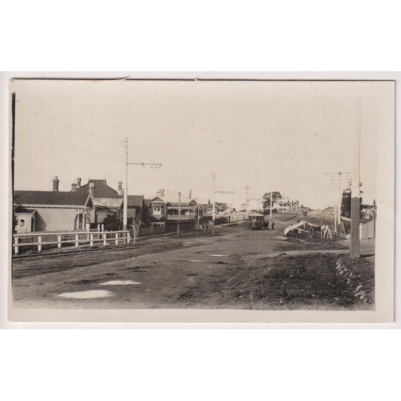 (WS1165) TASMANIA  ·  c.1920: unused real photo card with a view of a tram at the High Street terminus about to depart for Cataract Hill · excellent to fine condition