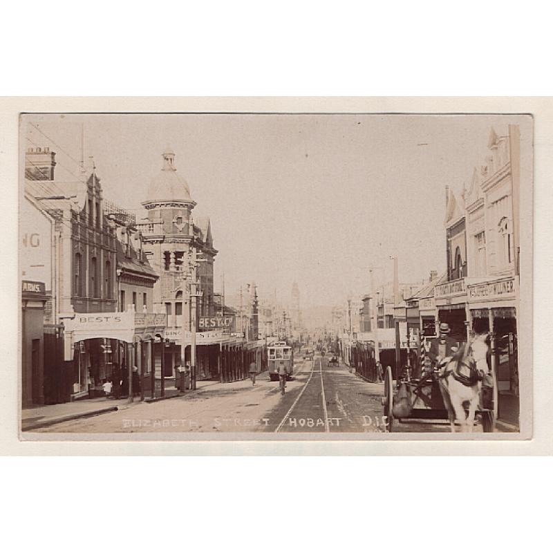 (WW15066) TASMANIA · c.1920: unused real photo card by D.I.C. (W. Fellowes) w/view ELIZABETH STREET HOBART · photo taken outside the D.I.C. premises at 173 · fine condition