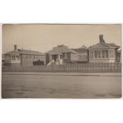 (WW1530) TASMANIA  · 1910: real photo card by J.W. Beattie w/view CHILDREN'S HOSPITAL HOBART with printed invitation to the opening on April 26th · nice condition (2 images)