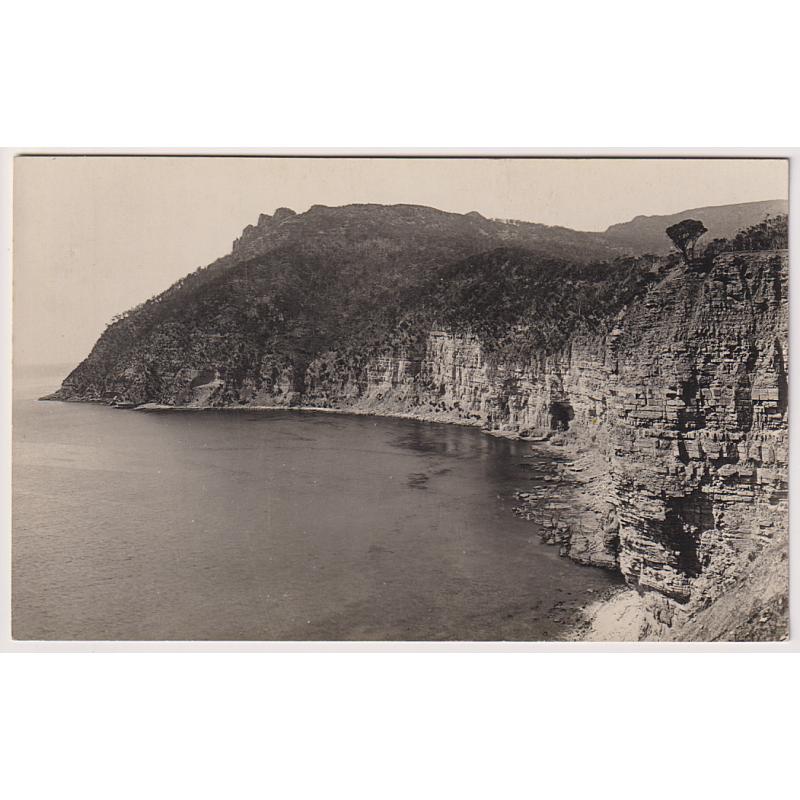 (WW1591) TASMANIA · c.1920: unused real photo card by J.W. Beattie with a view of the cliffs at the northern end of MARIA ISLAND · some light 'rubber band' staining on verso o/wise in excellent to fine condition