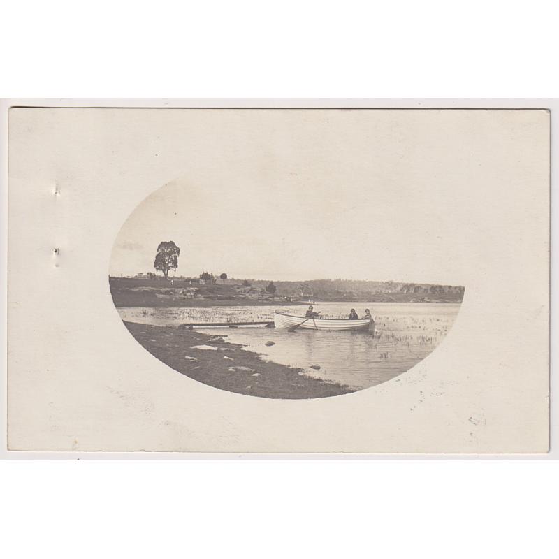 (WW1600) TASMANIA · 1917: real photo card w/view of some children in a dinghy on LAKE DULVERTON at OATLANDS · postally used to Hobart with 1d red KGV franking · 2 pin-holes o/wise in excellent condition